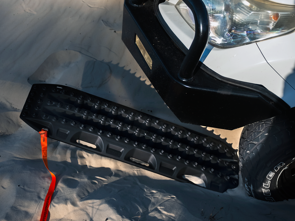 MaxTrax Extreme Stealth Recovery Tracks Set - Black